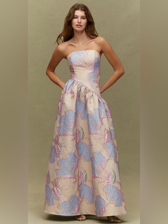 Elliatt Dresses & Skirts - Elliatt Marlene asymmetrical strapless Floral Jacquard Gown nwt
